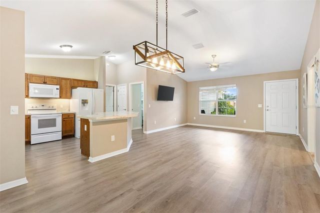 428 TARRSON BOULEVARD, Lady Lake, FL 32159