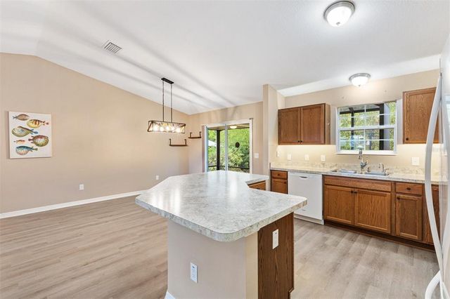 428 TARRSON BOULEVARD, Lady Lake, FL 32159