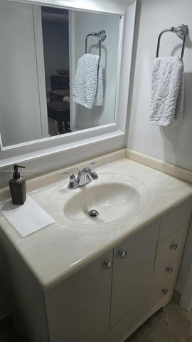524 Osprey Dr 10B, Delray Beach, FL 33444
