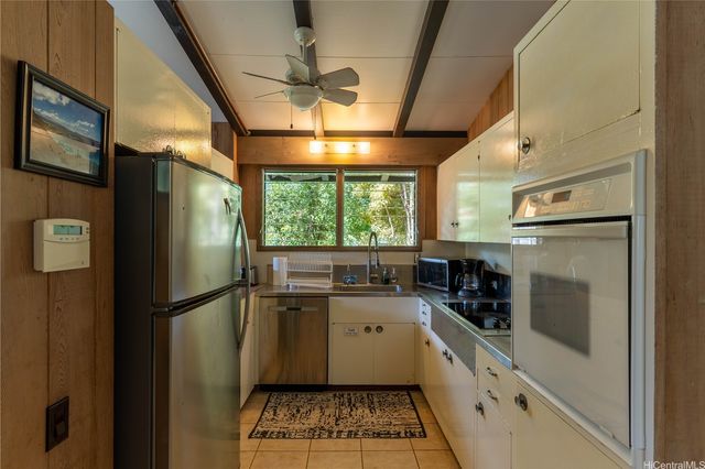 41-1025 Nenue Street, Waimanalo, HI 96795