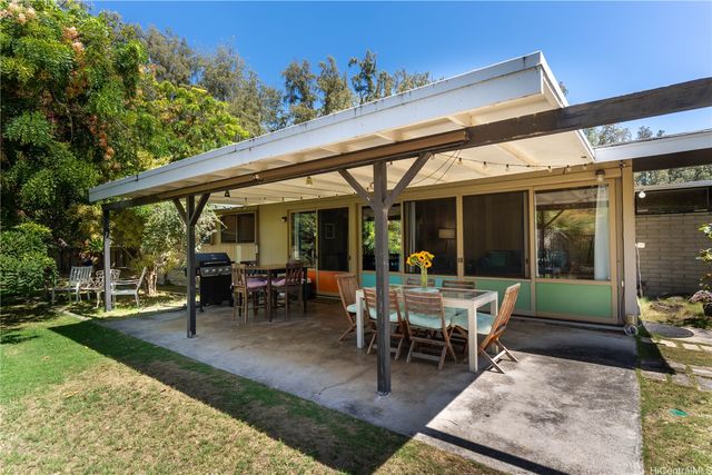 41-1025 Nenue Street, Waimanalo, HI 96795