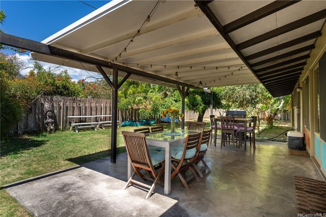41-1025 Nenue Street, Waimanalo, HI 96795