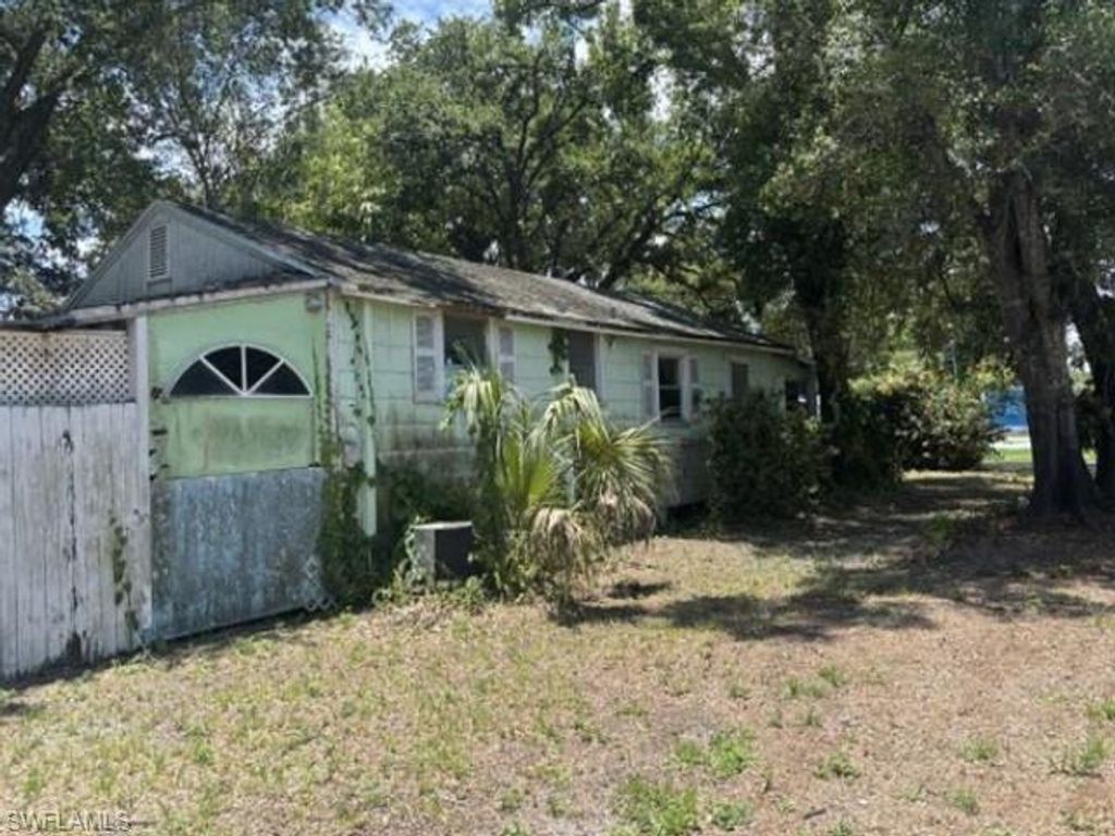 333 Bellair RD, FORT MYERS, FL 33905 — photo 2