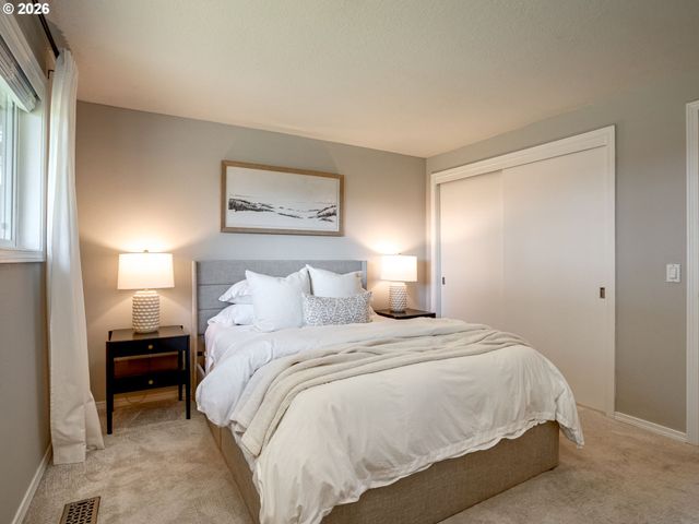 4667 Nw TUMALO Ct, Portland, OR 97229