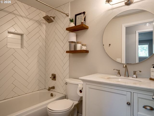 4667 Nw TUMALO Ct, Portland, OR 97229