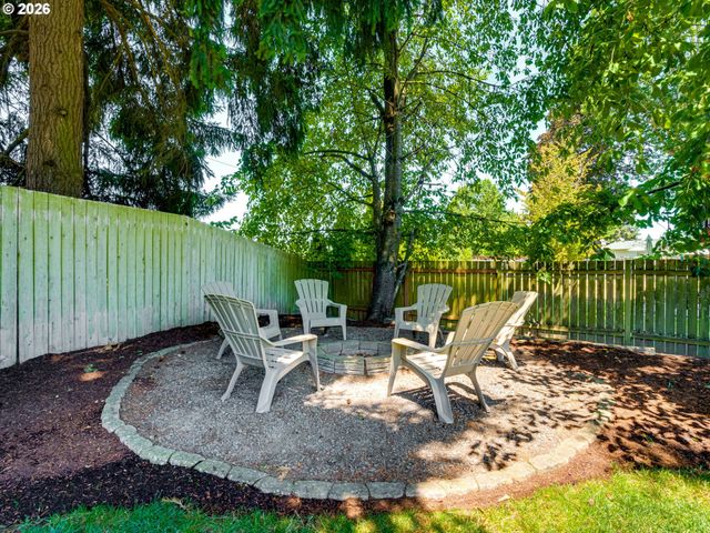 4667 Nw TUMALO Ct, Portland, OR 97229