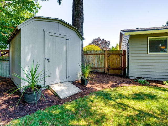 4667 Nw TUMALO Ct, Portland, OR 97229