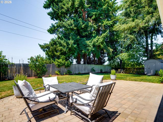 4667 Nw TUMALO Ct, Portland, OR 97229