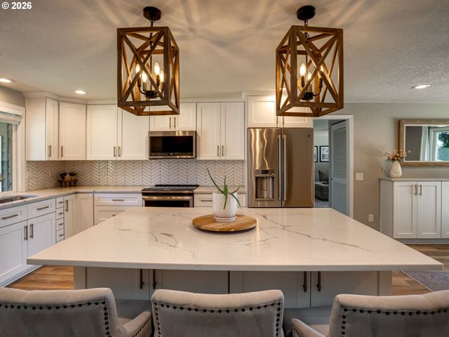 4667 Nw TUMALO Ct, Portland, OR 97229