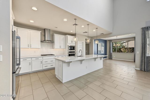 8930 W VERMONT Avenue, Glendale, AZ 85305