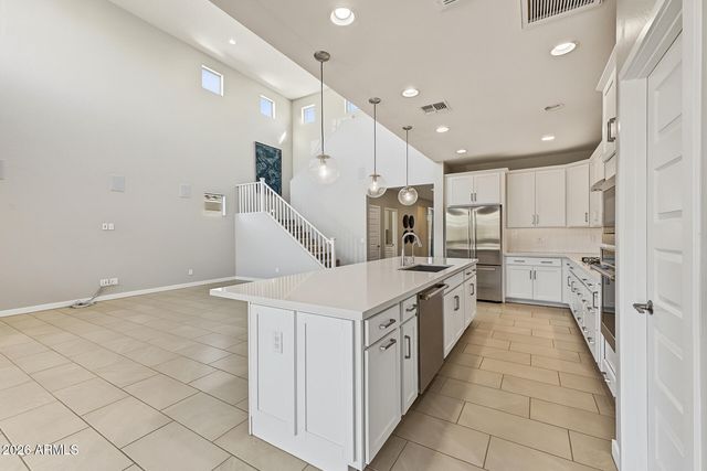 8930 W VERMONT Avenue, Glendale, AZ 85305