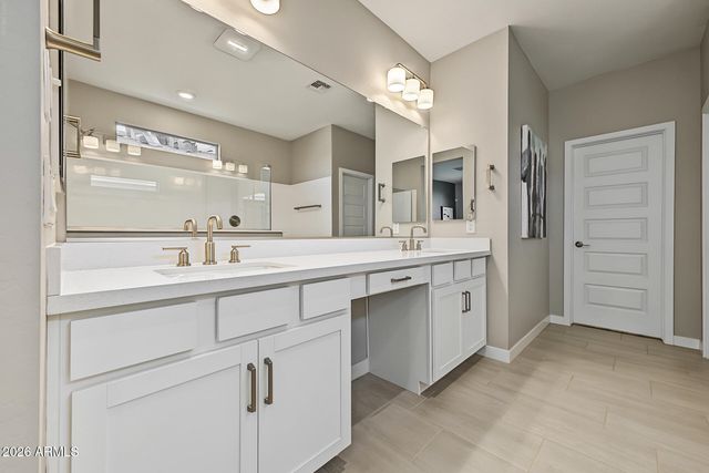 8930 W VERMONT Avenue, Glendale, AZ 85305