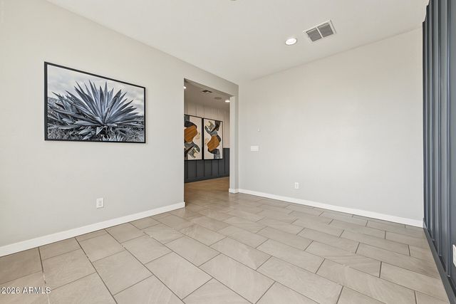 8930 W VERMONT Avenue, Glendale, AZ 85305