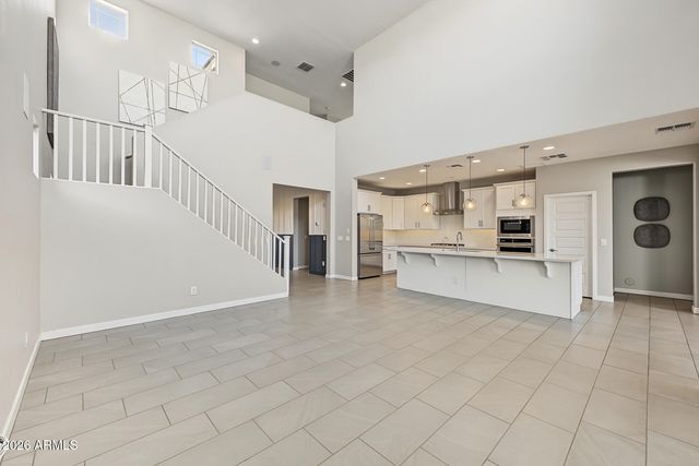 8930 W VERMONT Avenue, Glendale, AZ 85305