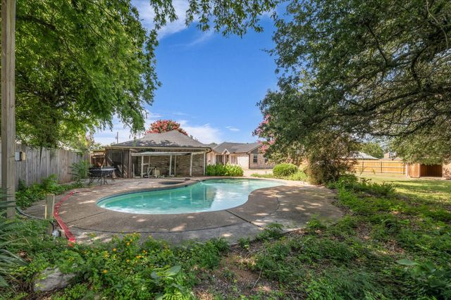 840 Harris Creek Road, Mcgregor, TX 76657