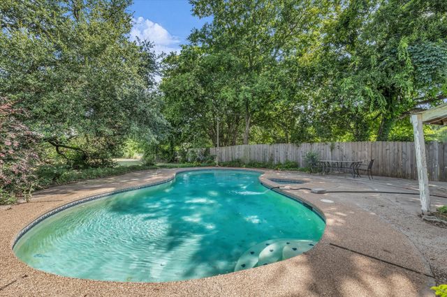 840 Harris Creek Road, Mcgregor, TX 76657