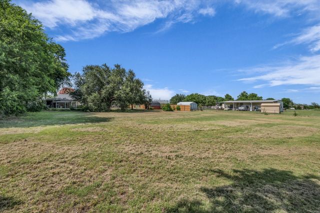 840 Harris Creek Road, Mcgregor, TX 76657