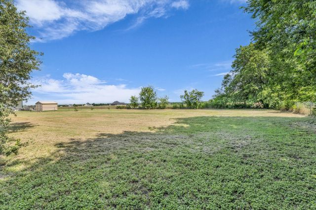 840 Harris Creek Road, Mcgregor, TX 76657