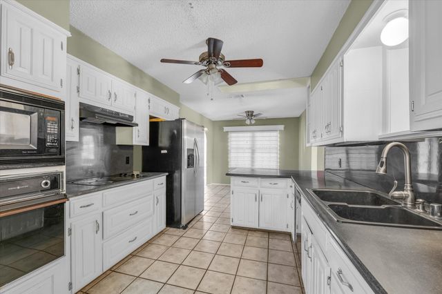 840 Harris Creek Road, Mcgregor, TX 76657