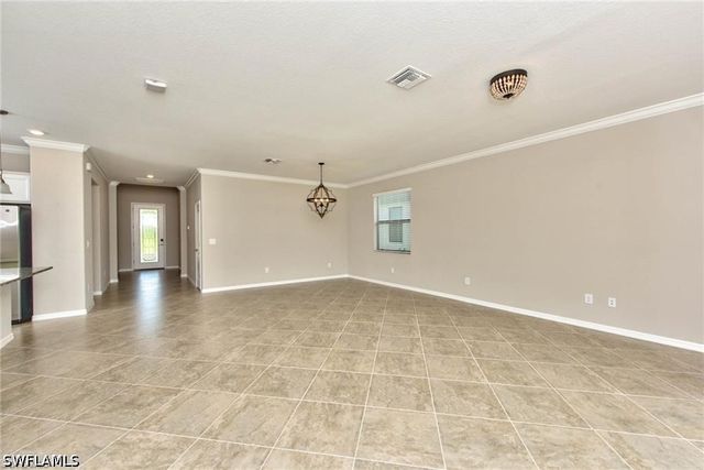 9460 Foxglove LN, Naples, FL 34120