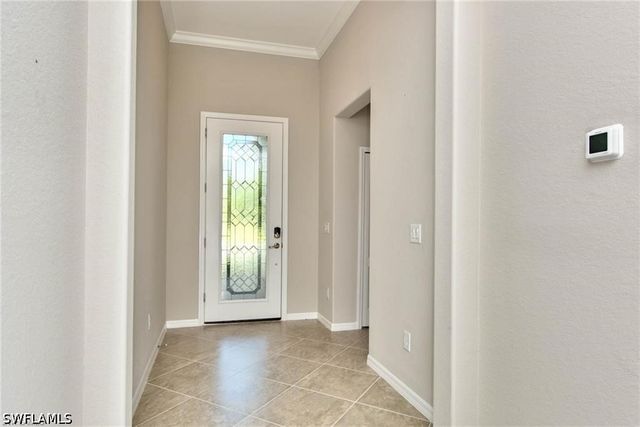 9460 Foxglove LN, Naples, FL 34120