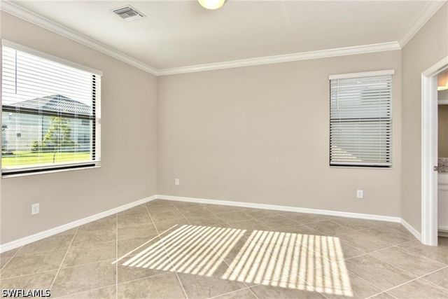 9460 Foxglove LN, Naples, FL 34120