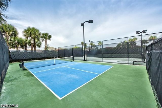 9460 Foxglove LN, Naples, FL 34120