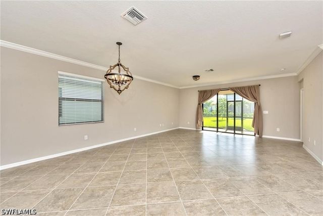 9460 Foxglove LN, Naples, FL 34120