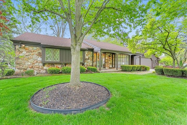 2338 Meadowdown Street, Owosso, MI 48867