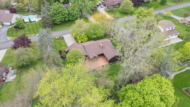 2338 Meadowdown Street, Owosso, MI 48867