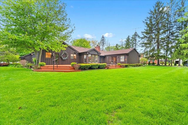 2338 Meadowdown Street, Owosso, MI 48867