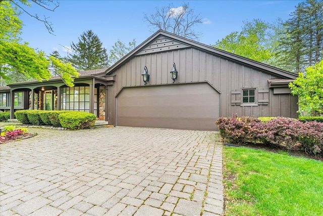 2338 Meadowdown Street, Owosso, MI 48867