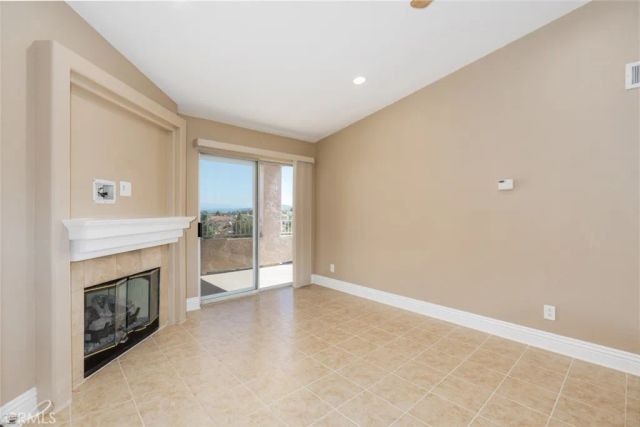 2380 Del Mar Way 302, Corona, CA 92882