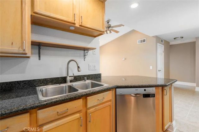 2380 Del Mar Way 302, Corona, CA 92882
