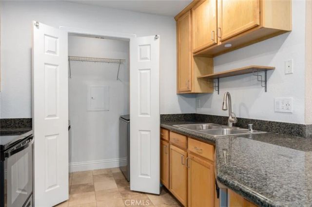 2380 Del Mar Way 302, Corona, CA 92882