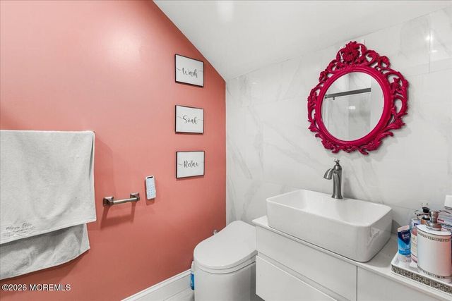 422 Everett Road, Holmdel, NJ 07733