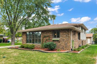 14601 Tripp Avenue, Midlothian, IL 60445