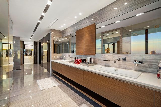 19575 Collins Ave 30, Sunny Isles Beach, FL 33160