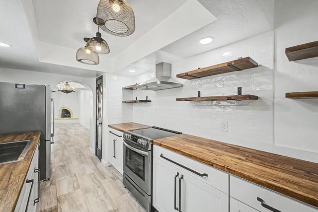 37210 N Tranquil Trail Unit 13, Carefree, AZ 85377