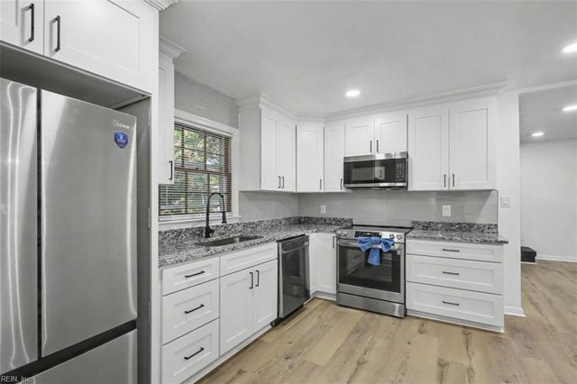 212 Watkins DR, Hampton, VA 23669