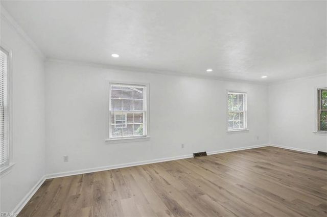 212 Watkins DR, Hampton, VA 23669