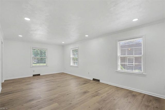 212 Watkins DR, Hampton, VA 23669