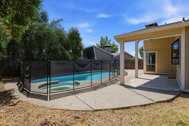 8238 Ferncreek Ct, Citrus Heights, CA 95621