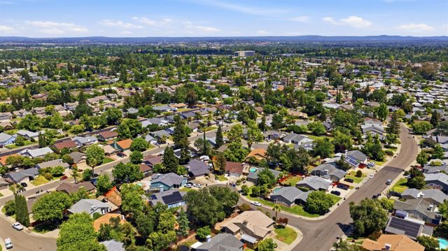 8238 Ferncreek Ct, Citrus Heights, CA 95621