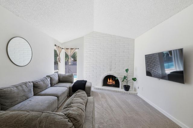 8238 Ferncreek Ct, Citrus Heights, CA 95621