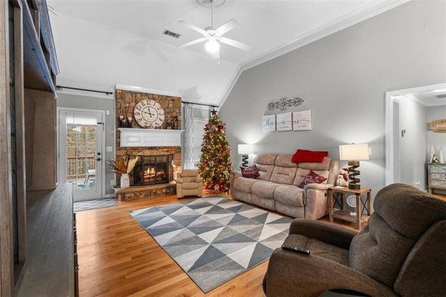 11 Valleyside Ct, Dallas, GA 30157