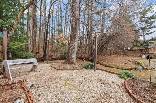 11 Valleyside Ct, Dallas, GA 30157