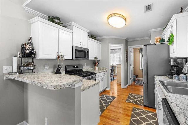 11 Valleyside Ct, Dallas, GA 30157