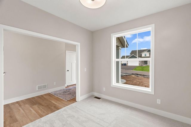 5872 Upper 179th Street W, Lakeville, MN 55044