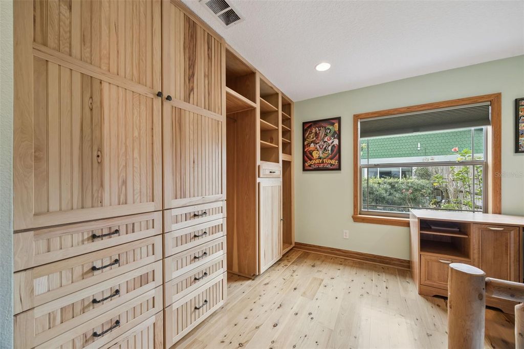 Image 18 of property listing at 30904 DEAL DRIVE, Sorrento, FL 32776